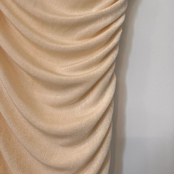 Pretty garden, one shoulder cream, Amazon dress - Picture 4 of 5